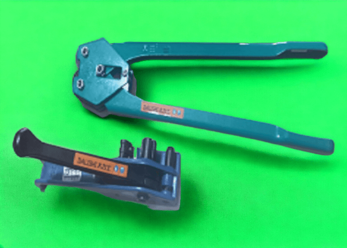TOP 3 BỘ DỤNG CỤ ĐÓNG ĐAI CẦM TAY TỐT NHẤT NĂM 2025 2 Dụng cụ đai nhựa cầm tay